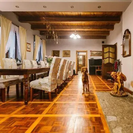 Large With Garden, 6 Bedrooms Vila *