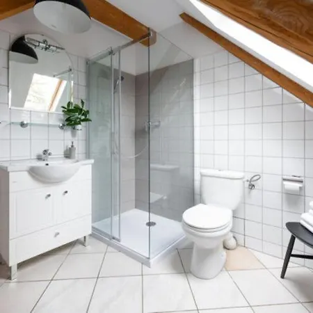 Large With Garden, 6 Bedrooms Belczna