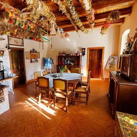Large With Garden, 6 Bedrooms Belczna